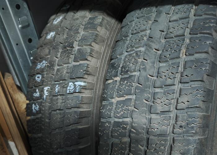 Grajewo ogłoszenia: Sprzedam dwie opony zimowe z felgami do Fiata 126p